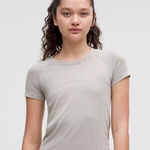 Lululemon Swifty Tech Short sleeve 2.0 Tee, Size 4, hip length (Gray Color)